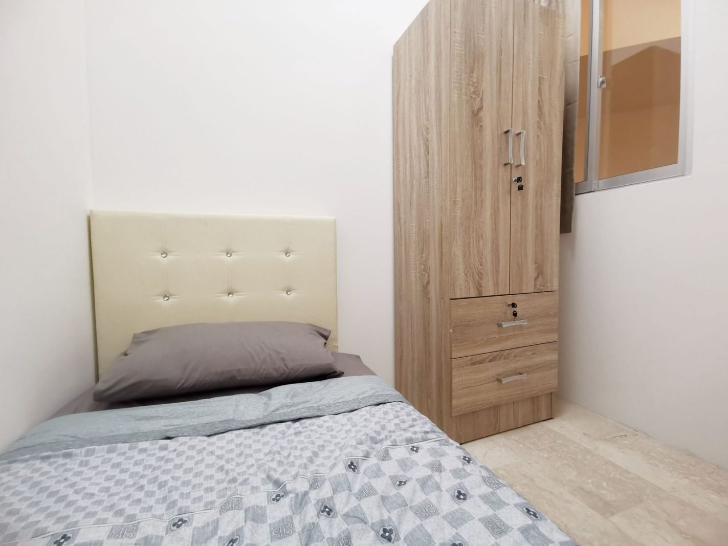 Economy Room 1