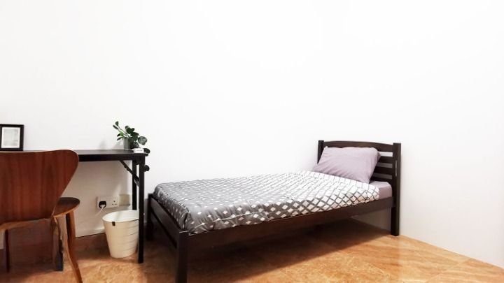 Economy Room 1