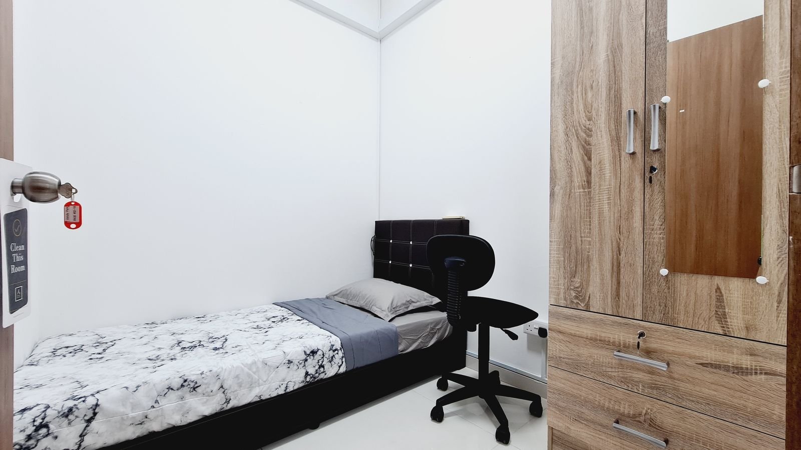 Economy Room 3
