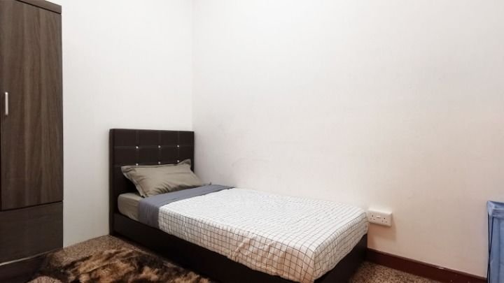 Economy Room 4