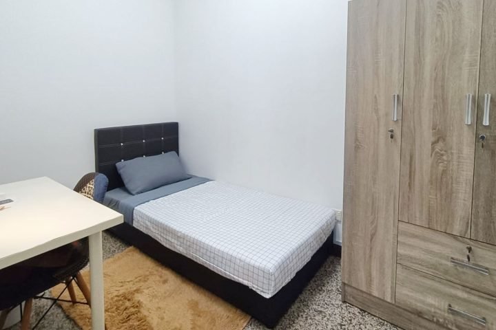 Economy Room 4
