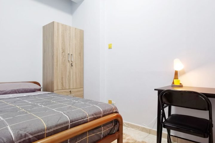 Economy Room 6