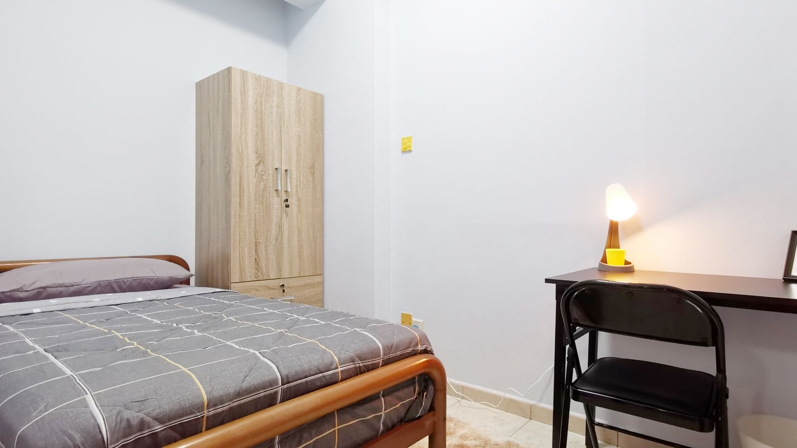 Economy Room 6